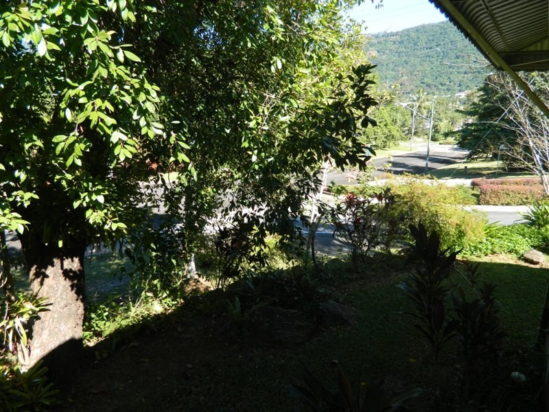 16 Beatrice Street, Mooroobool QLD 4870