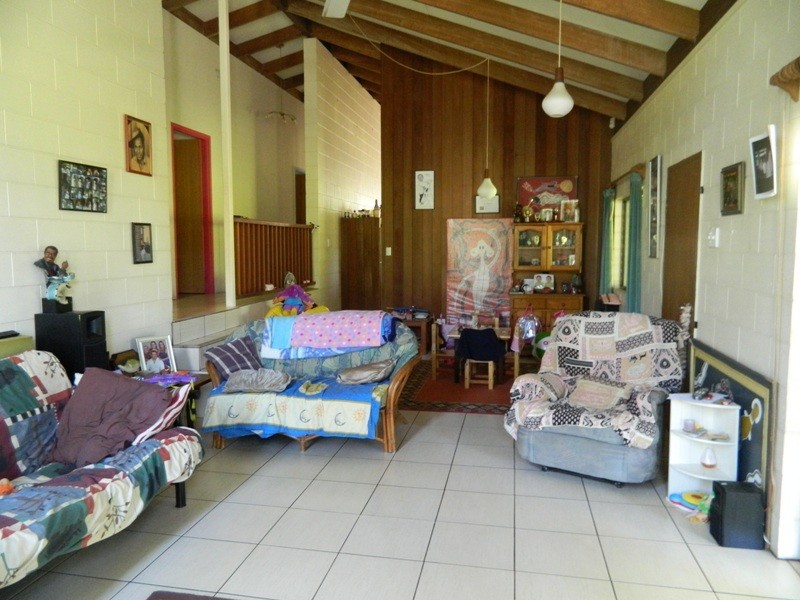 16 Beatrice Street, Mooroobool QLD 4870