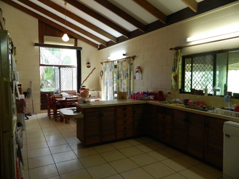 16 Beatrice Street, Mooroobool QLD 4870