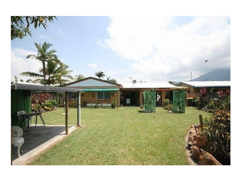 40 Robert Road, Bentley Park QLD 4869