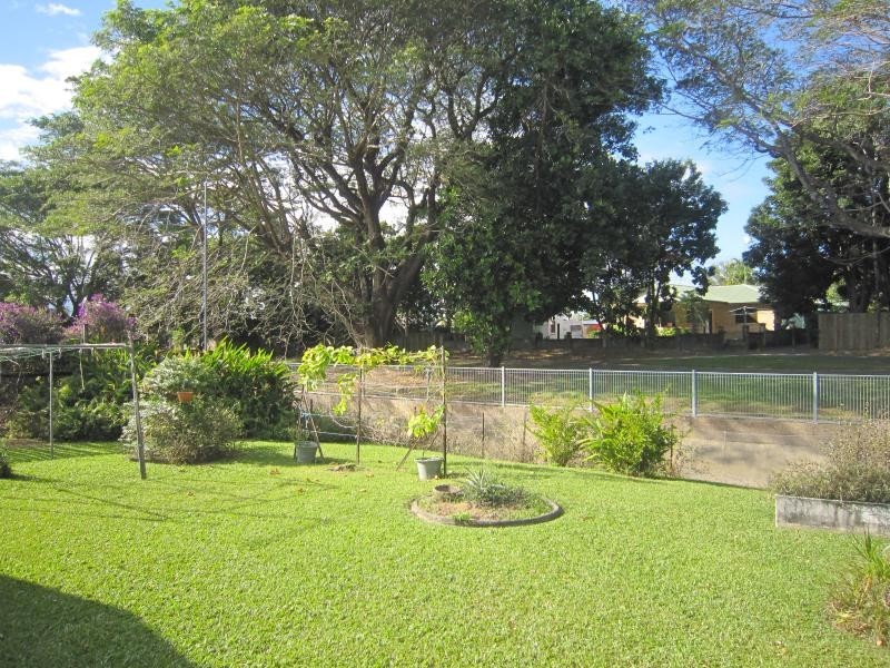 27 Henley Street, Earlville QLD 4870