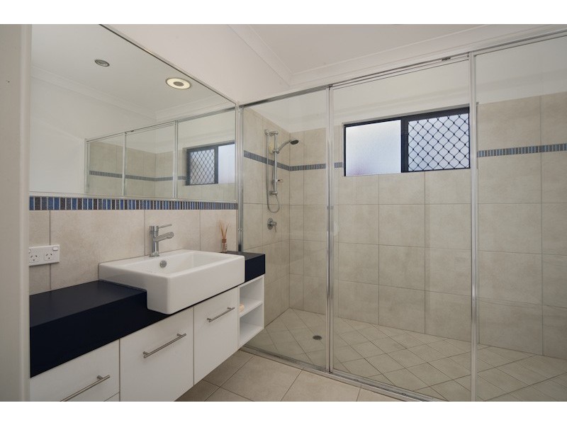 Bentley Park QLD 4869