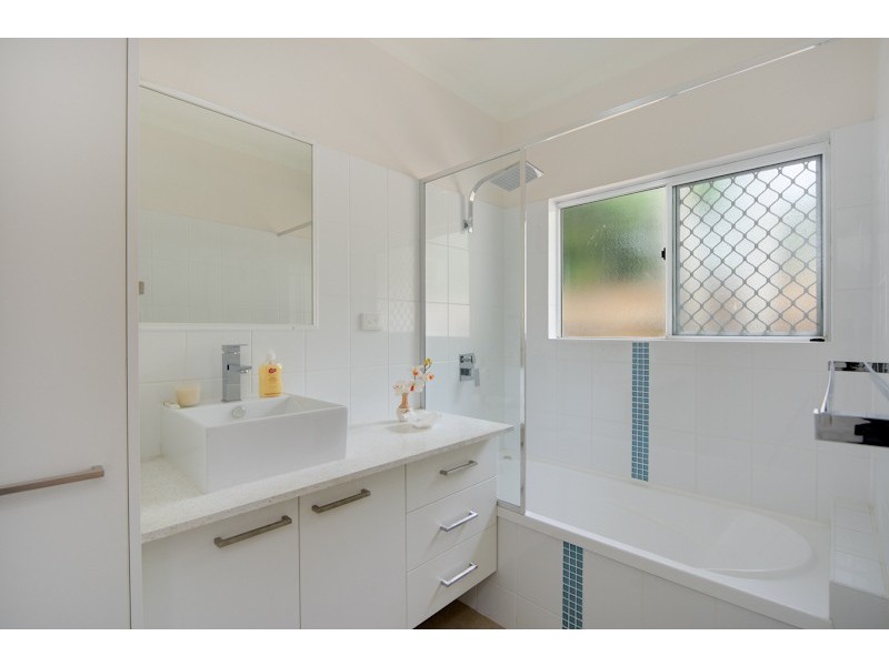 Bentley Park QLD 4869