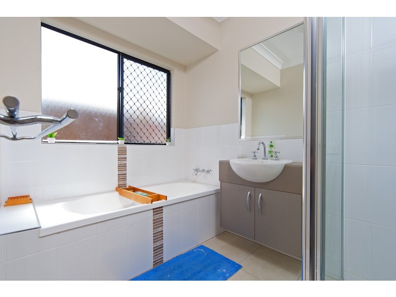 Bentley Park QLD 4869