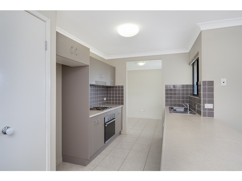 27 Colombia Street, White Rock QLD 4868