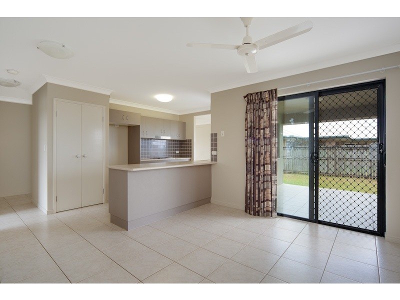 27 Colombia Street, White Rock QLD 4868