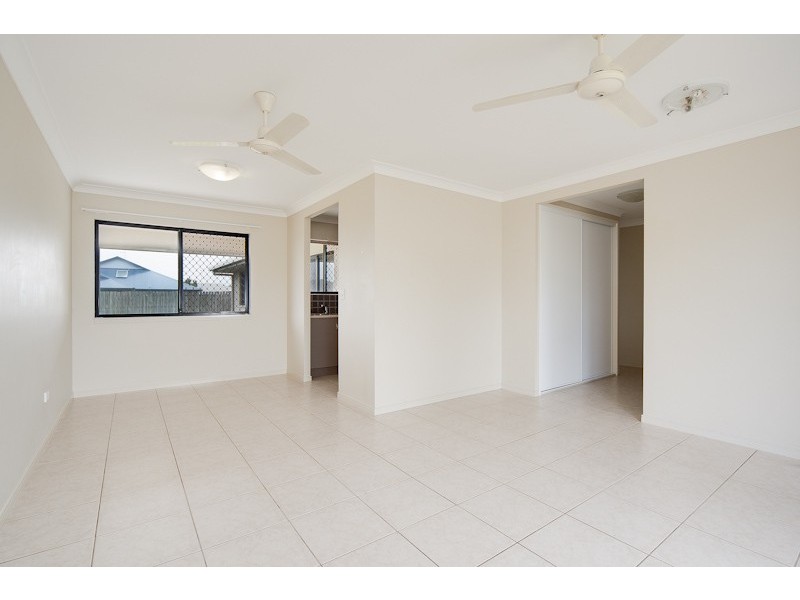 27 Colombia Street, White Rock QLD 4868