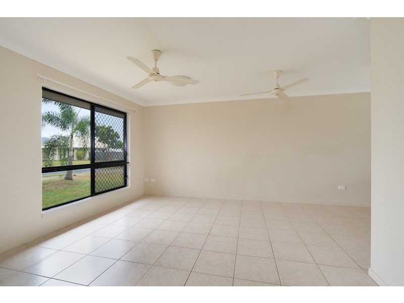 27 Colombia Street, White Rock QLD 4868