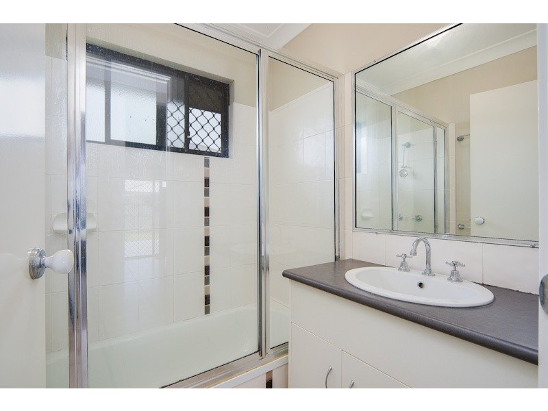 27 Colombia Street, White Rock QLD 4868