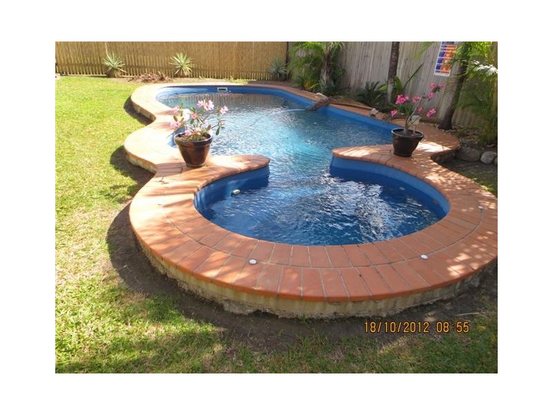 Bentley Park QLD 4869