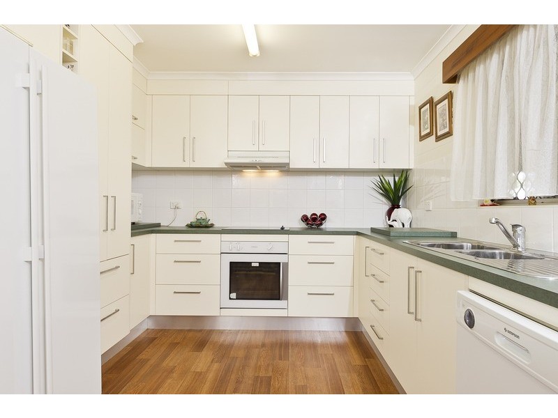 24 Scenic Street, Bayview Heights QLD 4868