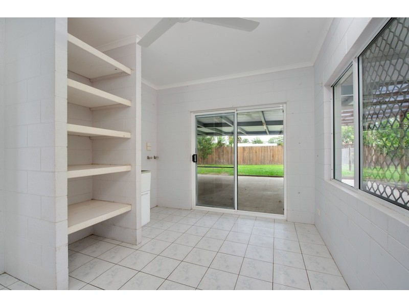 9 Paradise Close, White Rock QLD 4868