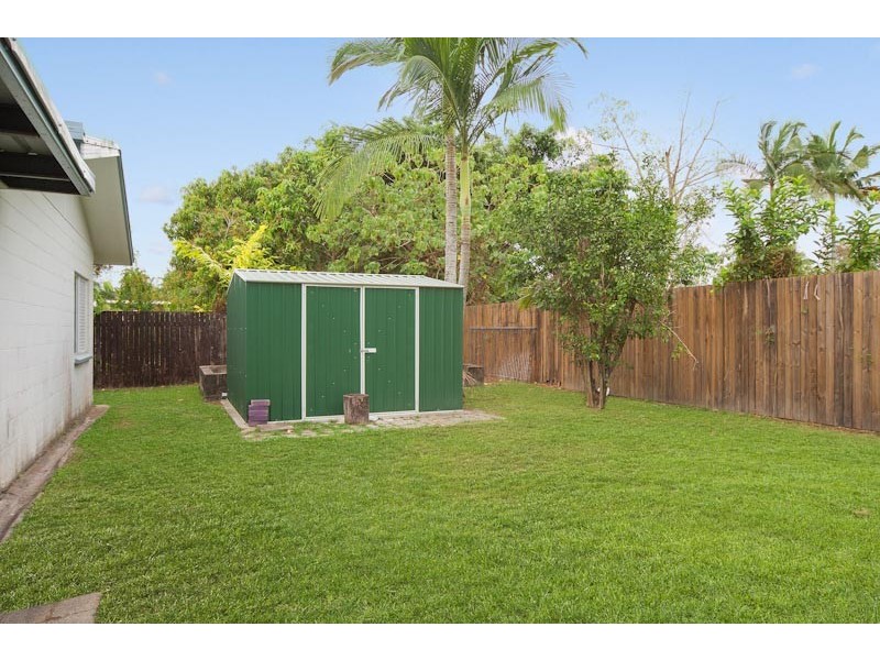 9 Paradise Close, White Rock QLD 4868