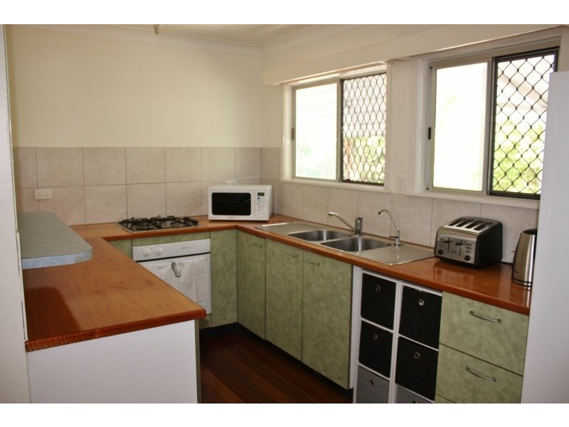 87 Mayers Street, Manoora QLD 4870