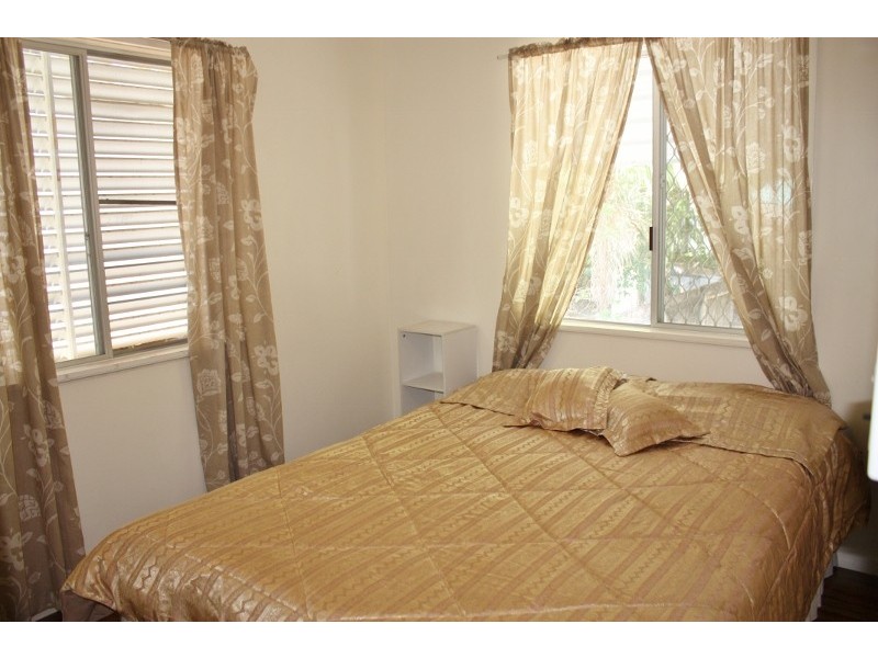 87 Mayers Street, Manoora QLD 4870