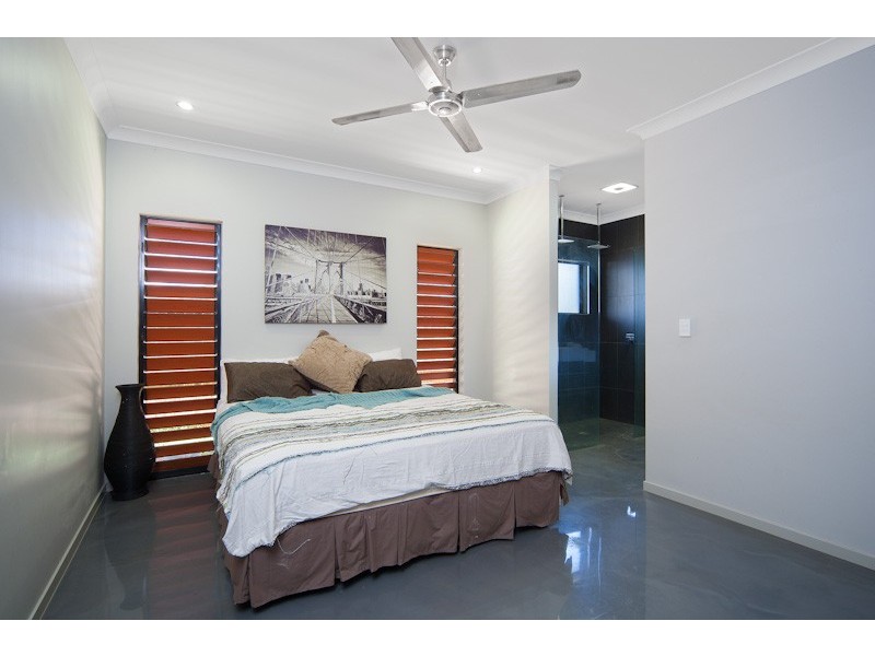 Bentley Park QLD 4869