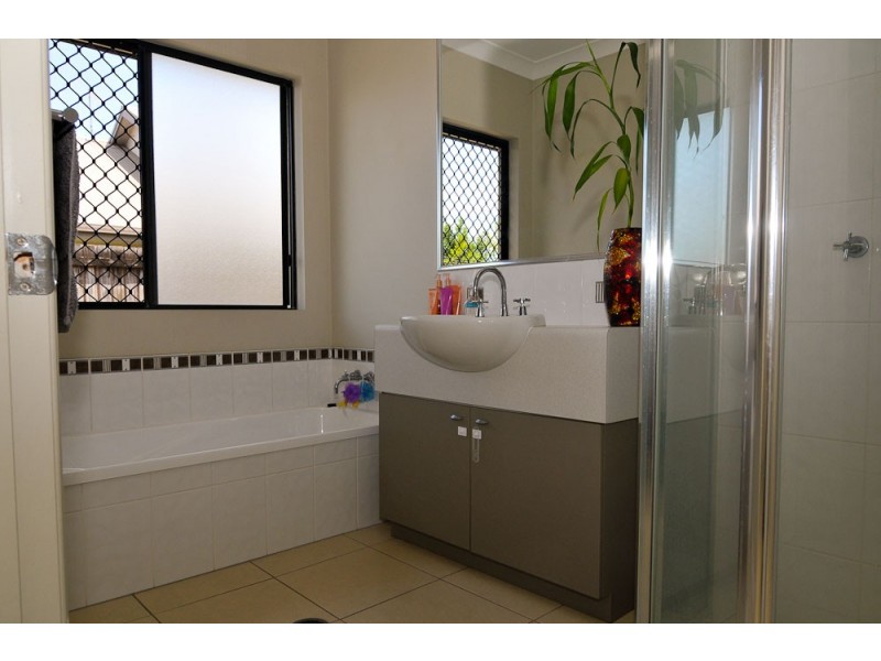 28 Altona Street, Bentley Park QLD 4869