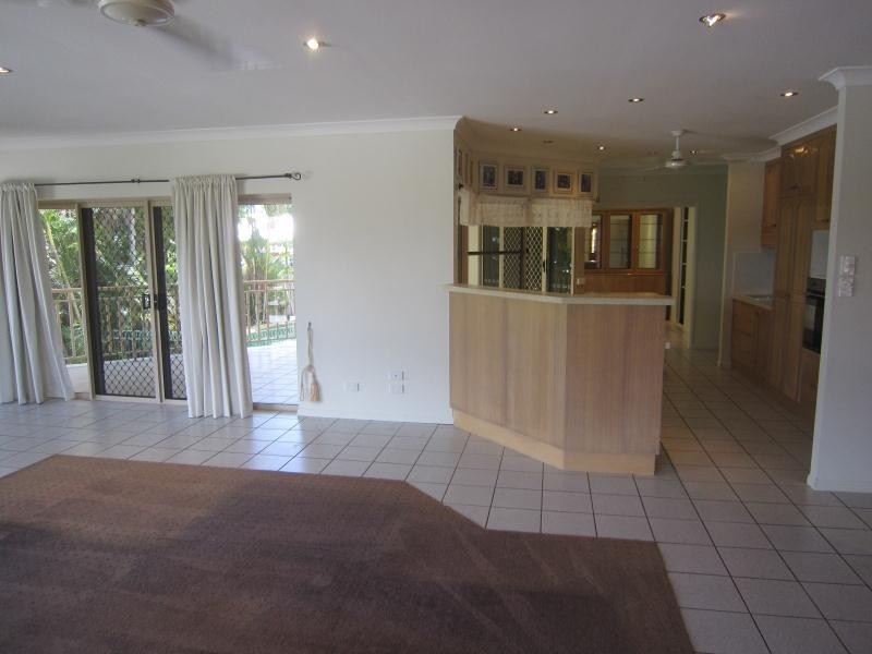 3 Speedy Close, Bentley Park QLD 4869