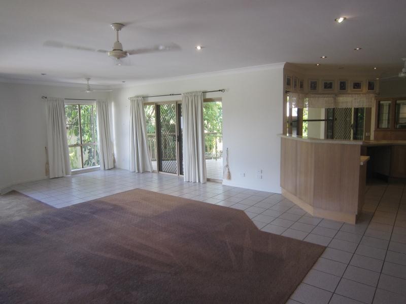 3 Speedy Close, Bentley Park QLD 4869