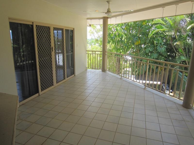 3 Speedy Close, Bentley Park QLD 4869