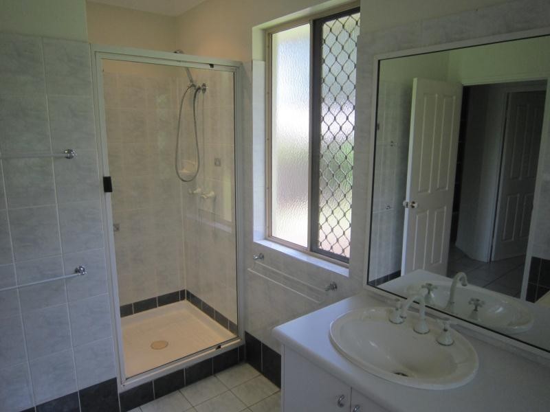 3 Speedy Close, Bentley Park QLD 4869