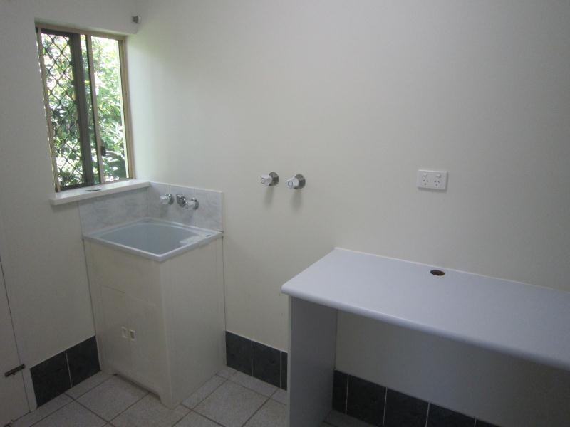 3 Speedy Close, Bentley Park QLD 4869