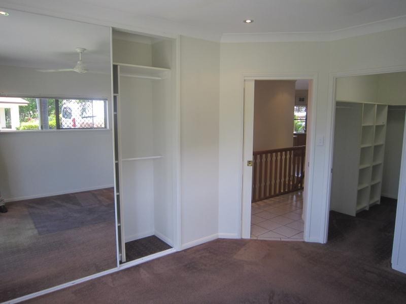 3 Speedy Close, Bentley Park QLD 4869
