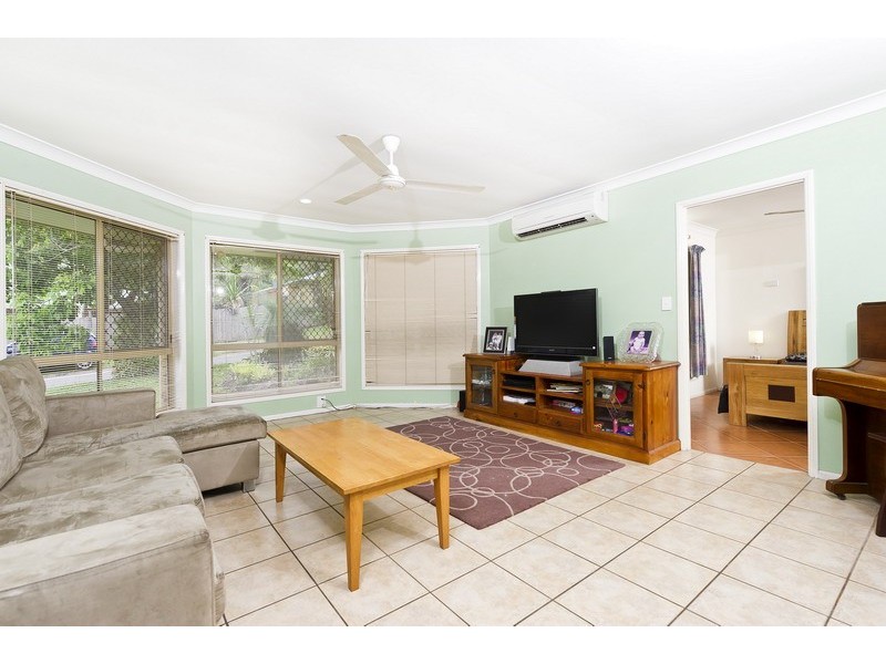 7 Thorpe Place, Bentley Park QLD 4869