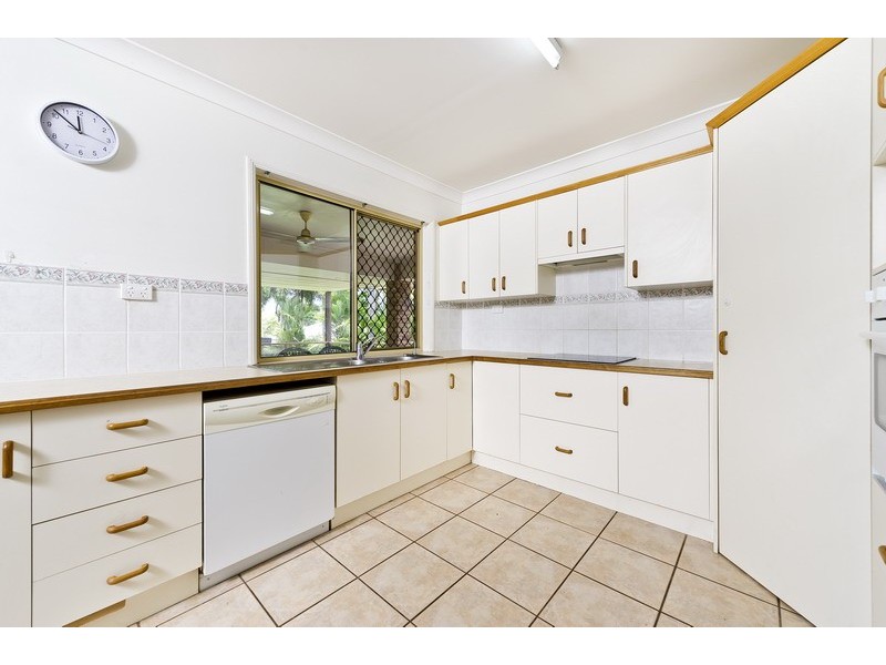 7 Thorpe Place, Bentley Park QLD 4869