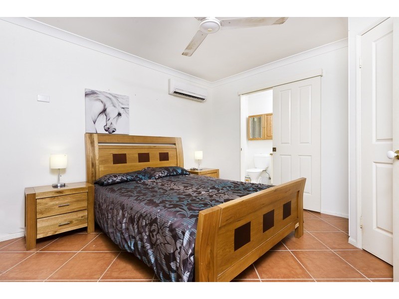 7 Thorpe Place, Bentley Park QLD 4869