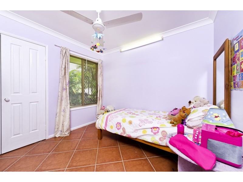 7 Thorpe Place, Bentley Park QLD 4869