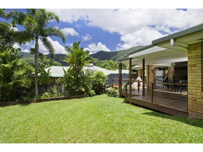 7 Thorpe Place, Bentley Park QLD 4869