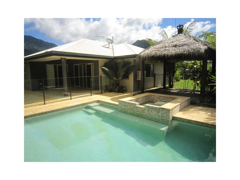 18 Cliffdale Street, Bentley Park QLD 4869