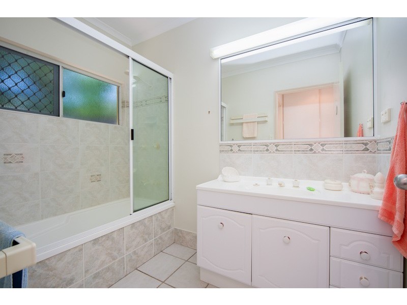 Bentley Park QLD 4869