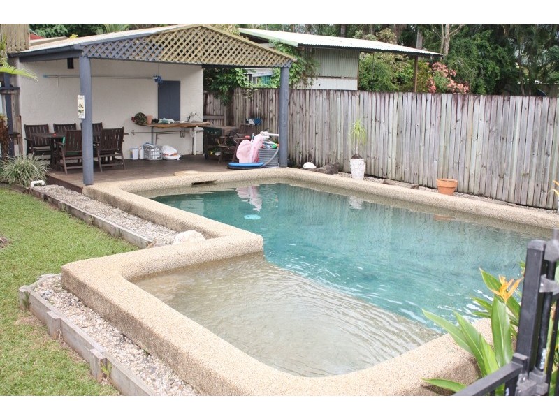 4 Coombs Street, White Rock QLD 4868