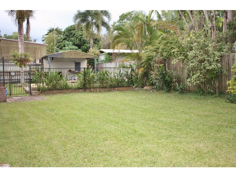 4 Coombs Street, White Rock QLD 4868