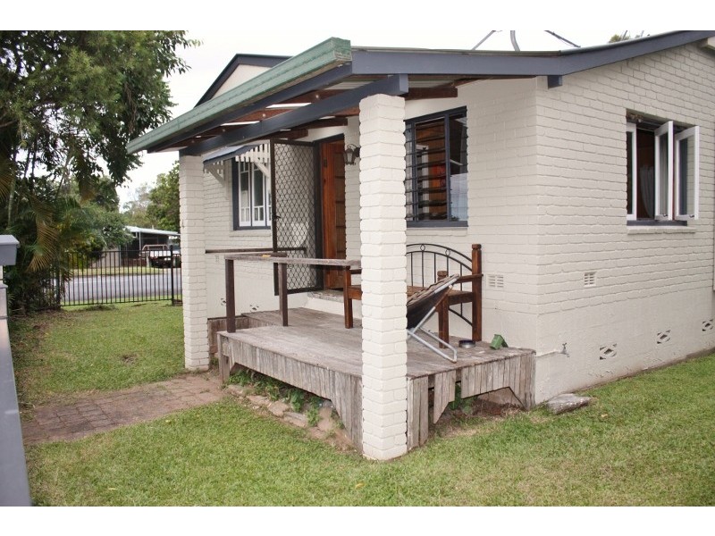 4 Coombs Street, White Rock QLD 4868