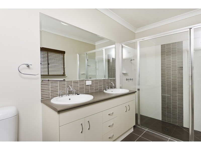Bentley Park QLD 4869