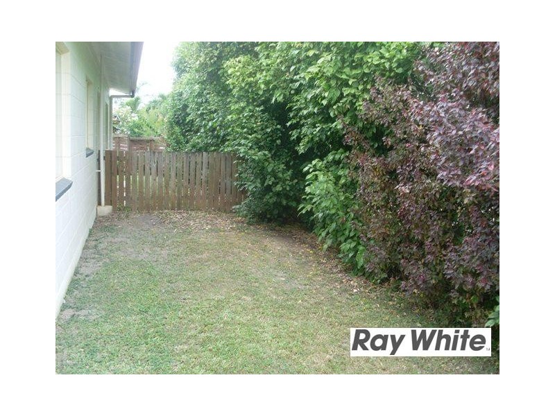 10 Lorraine Close, Bentley Park QLD 4869