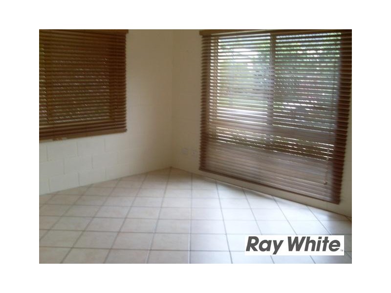 10 Lorraine Close, Bentley Park QLD 4869