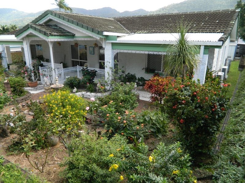 61 Mestrez Street, Mooroobool QLD 4870