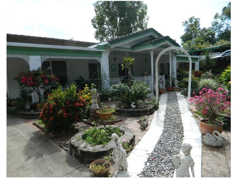 61 Mestrez Street, Mooroobool QLD 4870