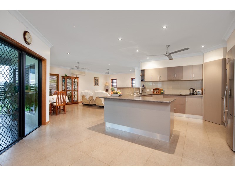 Bentley Park QLD 4869