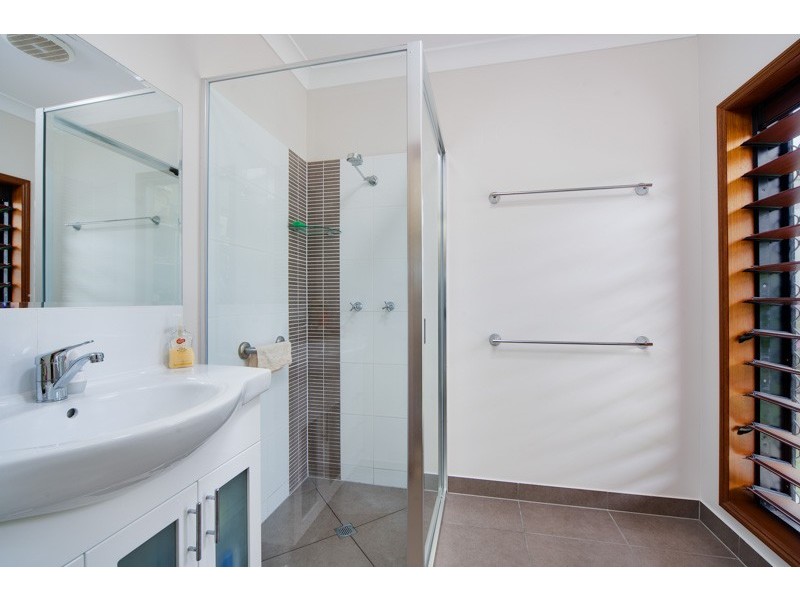 Bentley Park QLD 4869