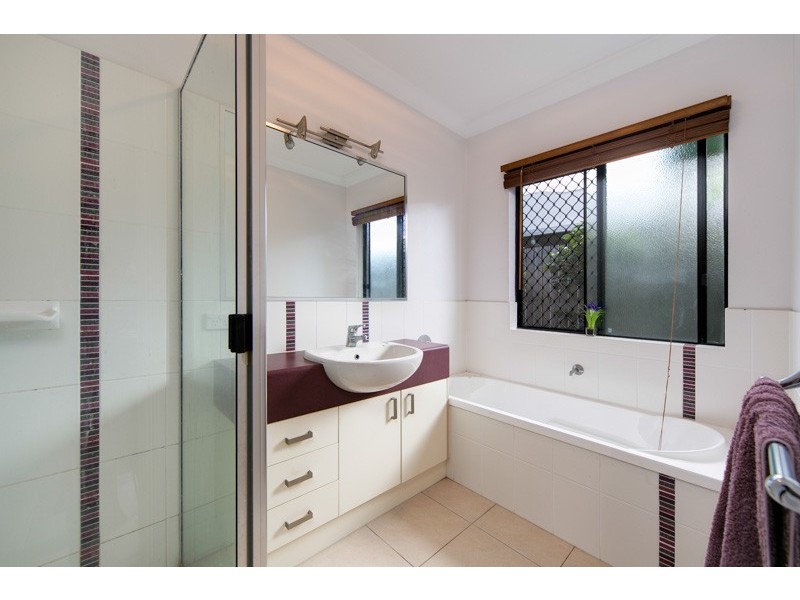 Bentley Park QLD 4869