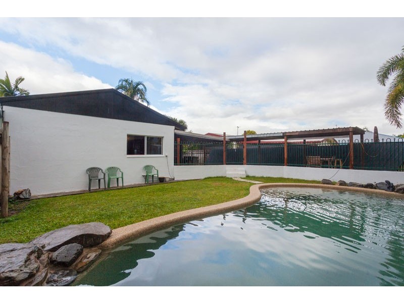 17 Harlequin Street, White Rock QLD 4868