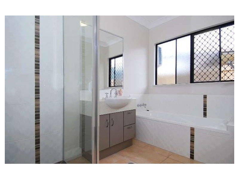 Bentley Park QLD 4869