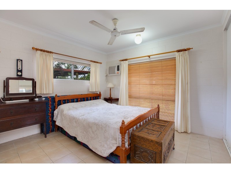 4 Fife Close, Mount Sheridan QLD 4868