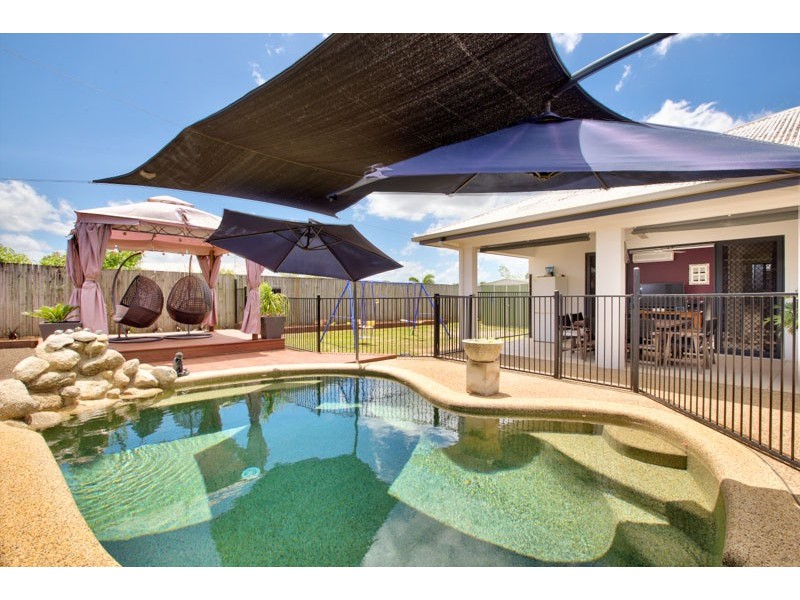 6 Laidley Close, Bentley Park QLD 4869