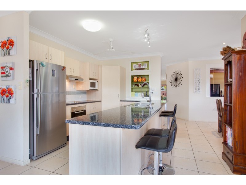 6 Laidley Close, Bentley Park QLD 4869